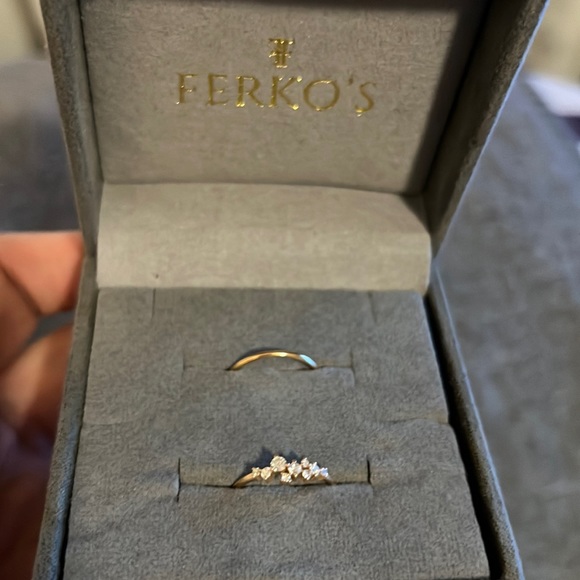 SOLD - Beautiful Galaxy diamond engagement ring & tiny wedding band - US 4.75 - Picture 3 of 5